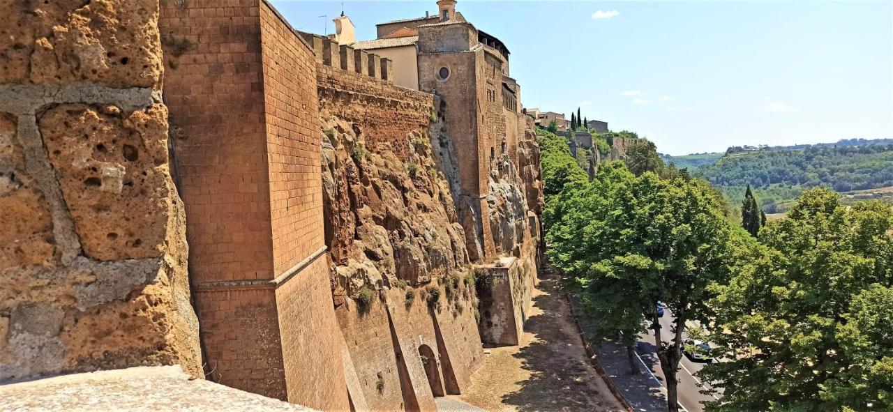 Stanza Con Bagno Privato Orvieto Centro Storico, Aria Condizionata NETFLIX Vicino al Pozzo della Cava Carvajal Rooms Esterno foto