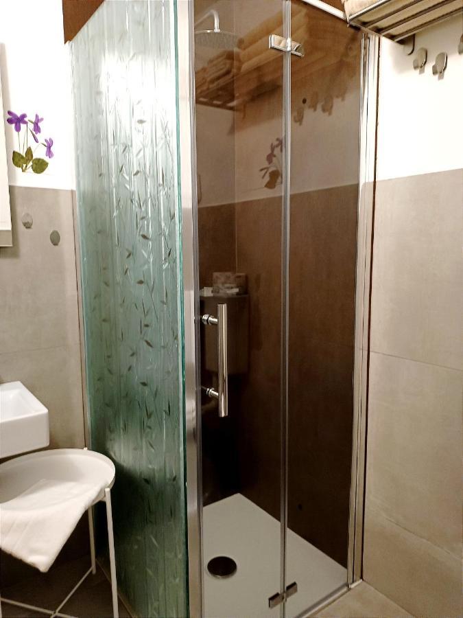 Stanza Con Bagno Privato Orvieto Centro Storico, Aria Condizionata NETFLIX Vicino al Pozzo della Cava Carvajal Rooms Esterno foto