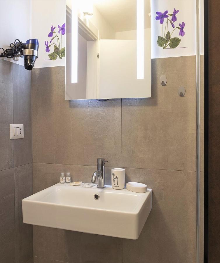 Stanza Con Bagno Privato Orvieto Centro Storico, Aria Condizionata NETFLIX Vicino al Pozzo della Cava Carvajal Rooms Esterno foto